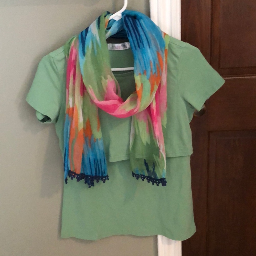 Latched Mama green nursing shirt size M